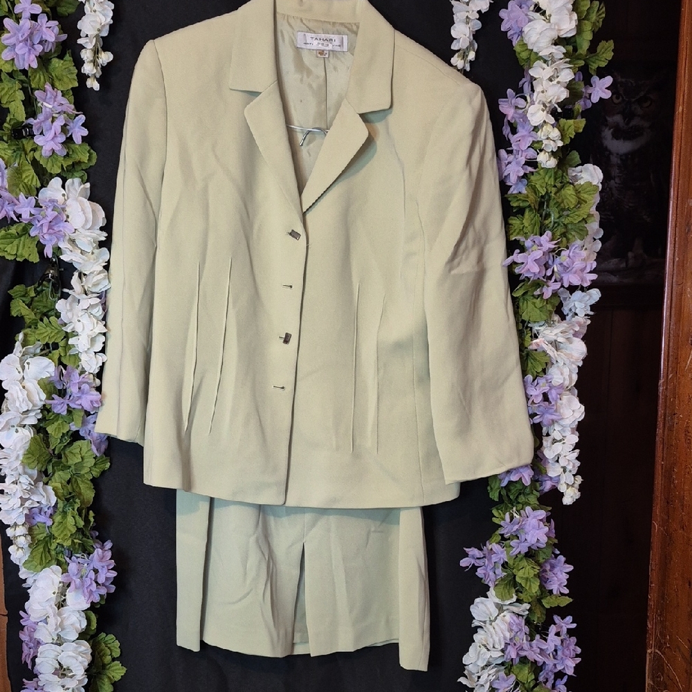 Tahari Light Sage Green Women's Blazer and Skirt Set (2 Pc Set)